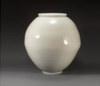 White_porcelain_moon_jar